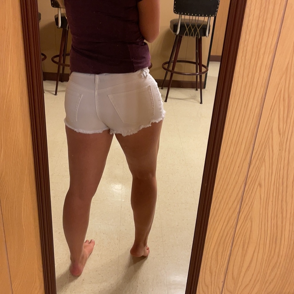 White Shorts! - Picture 4 of 4